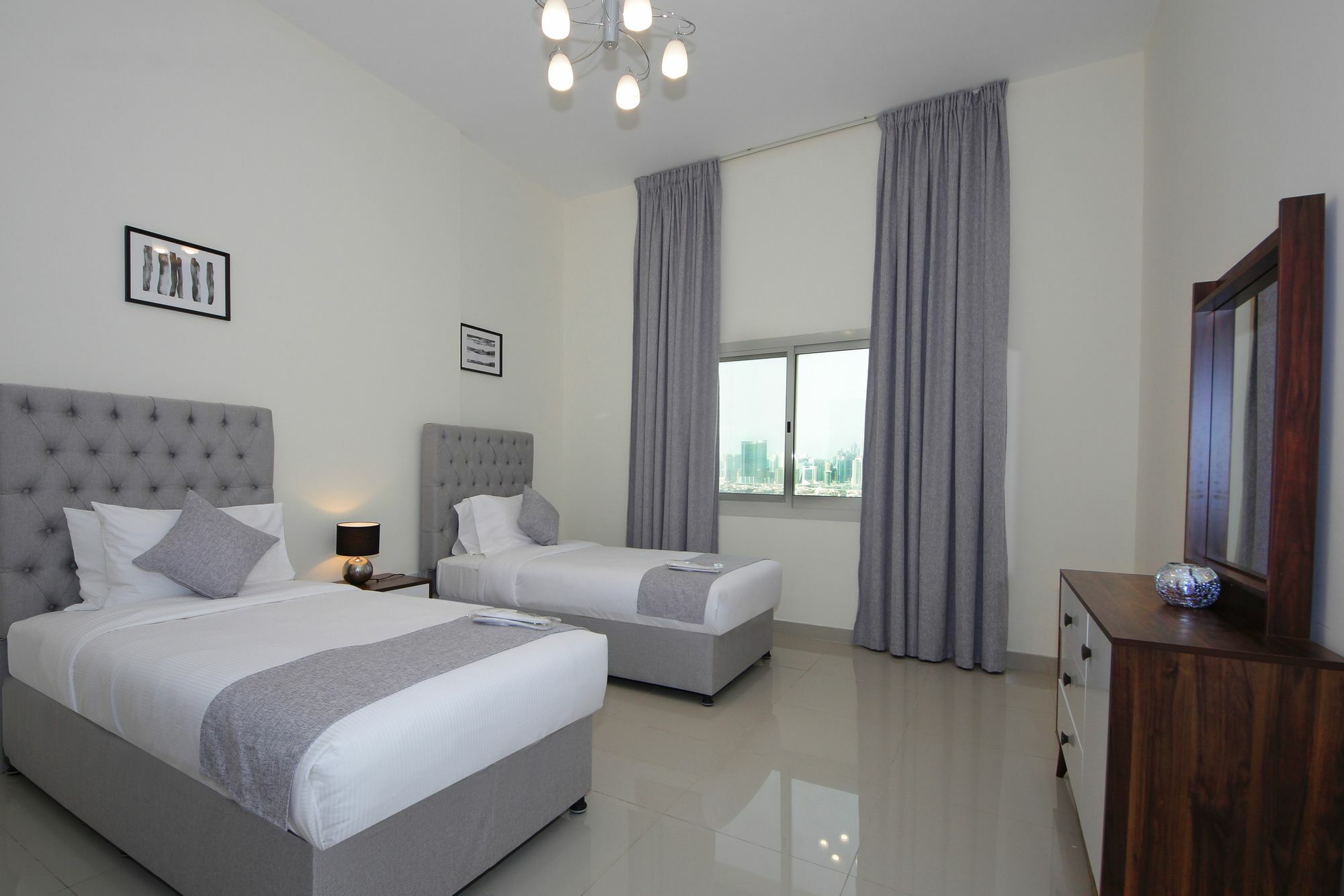 Spacious 2 Bedroom In Al Telal 11, Al Barsha 1
