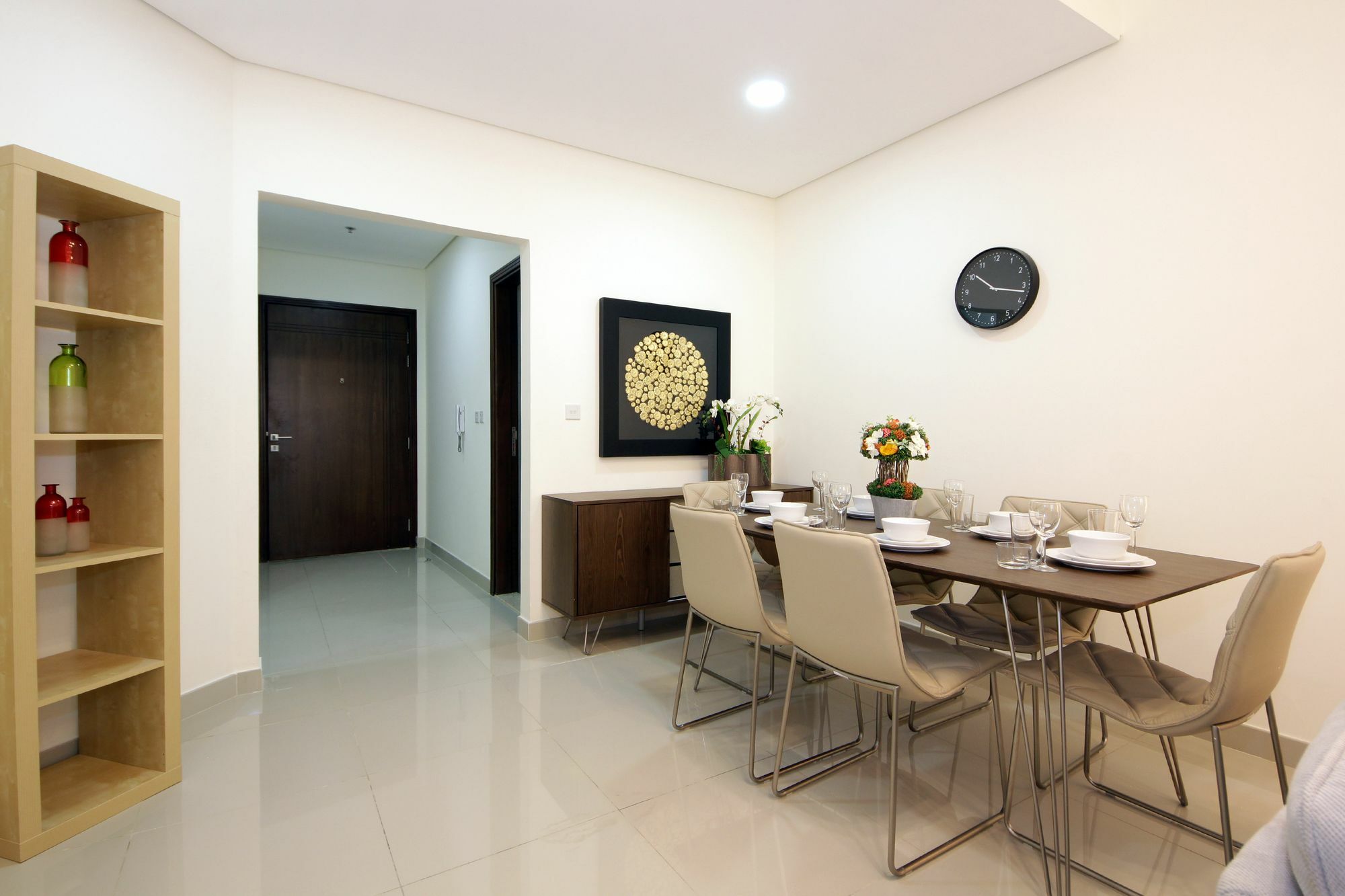 Spacious 2 Bedroom In Al Telal 11, Al Barsha 1 *