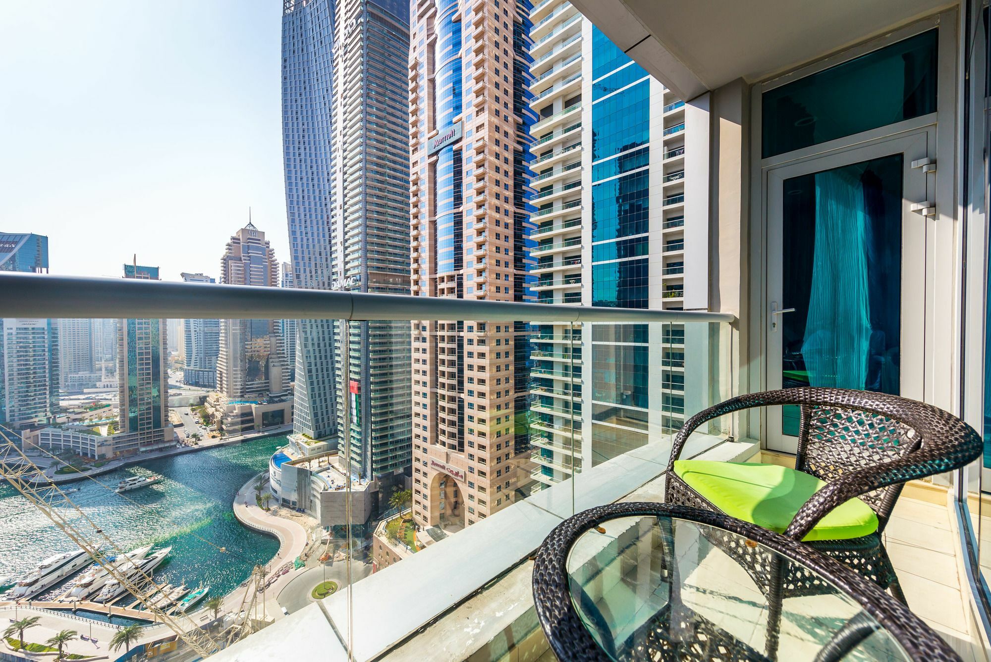 Torch Tower By Deluxe Homes Apartment