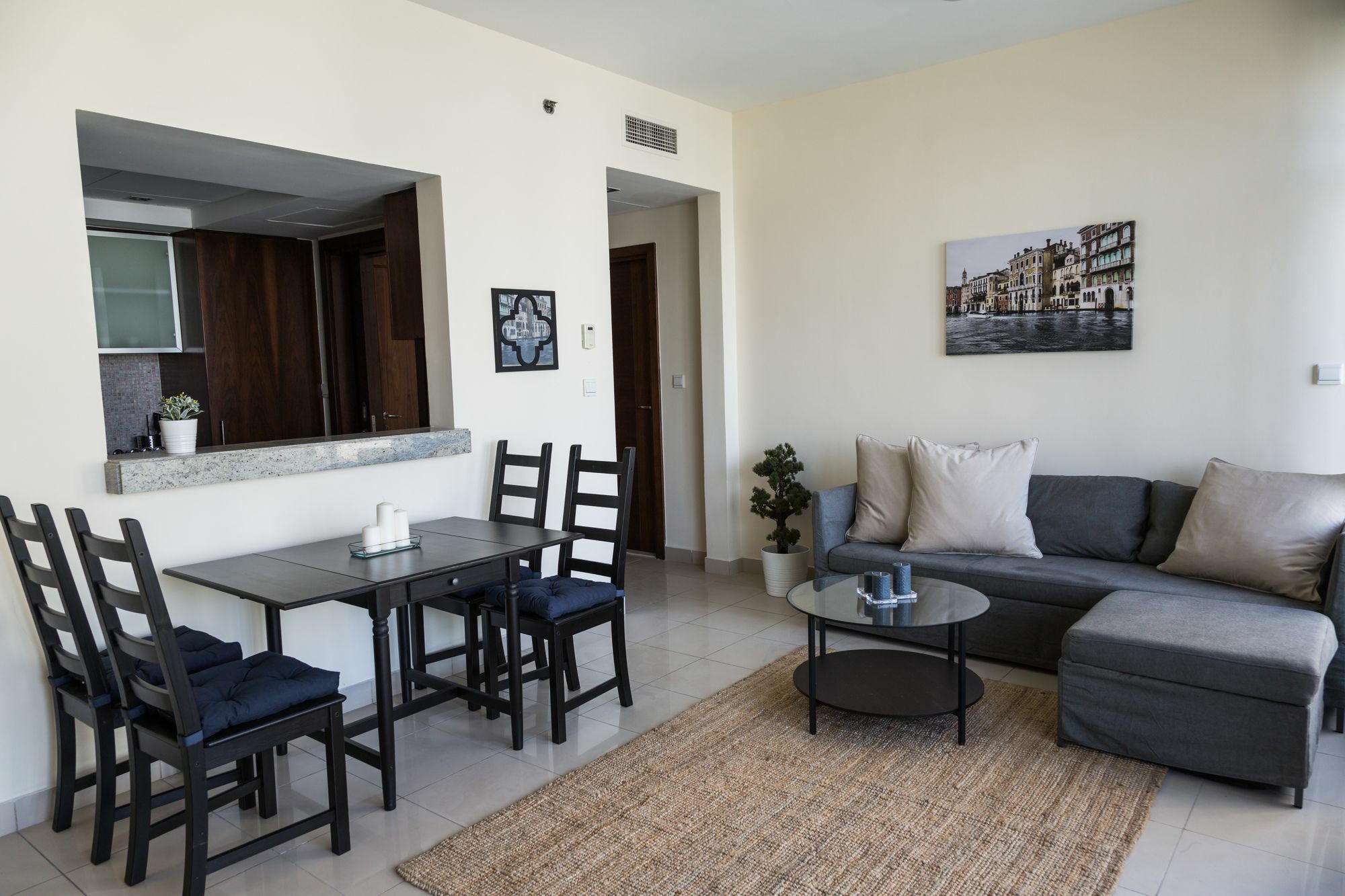 Higuests - Fairfield * Dubai