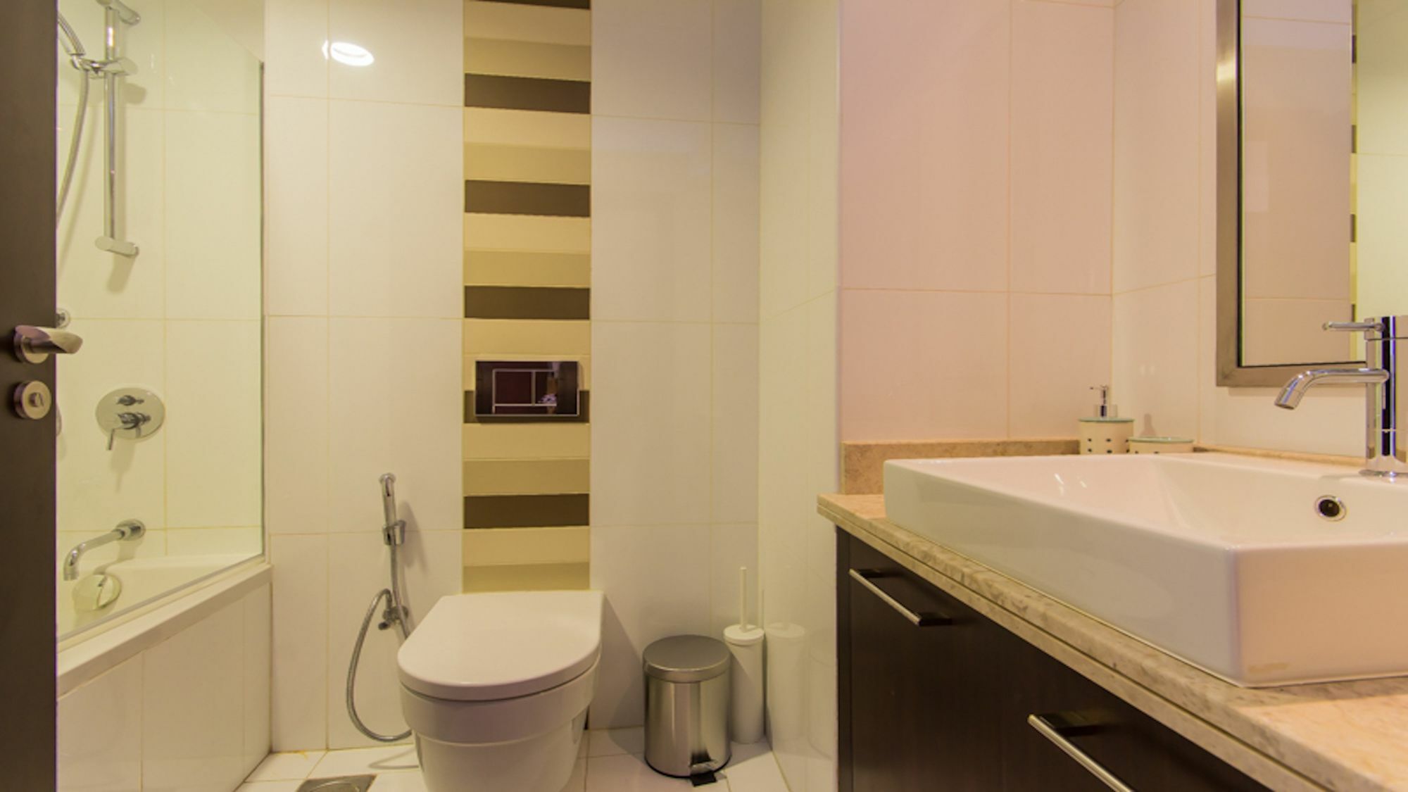 Apartment Dhh - Boulevard Central-tower 2