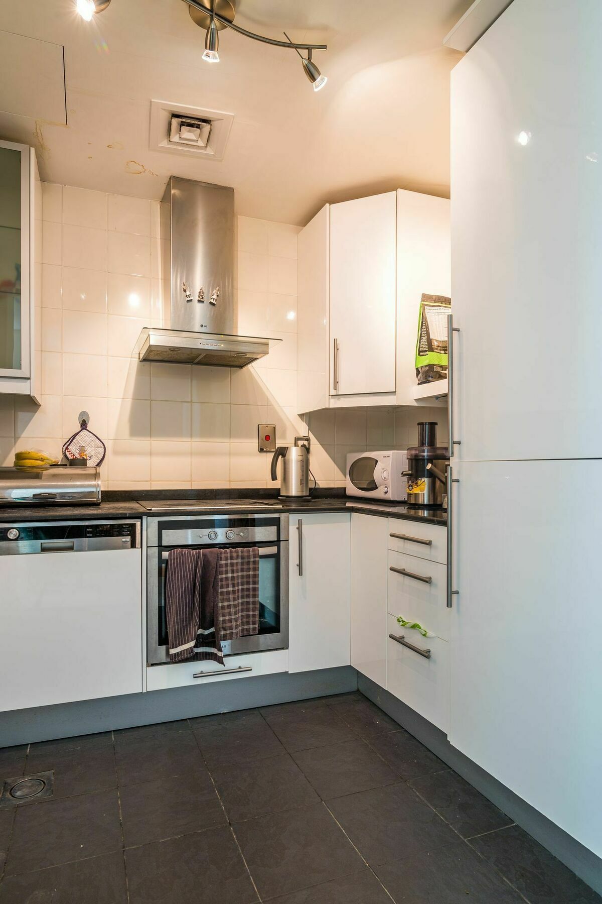 - Marina Terrace Apartment *