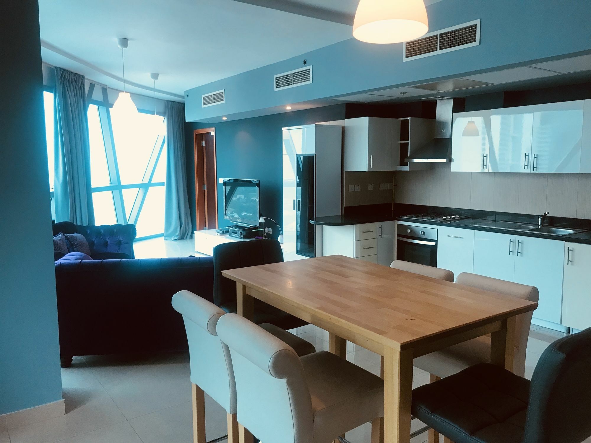 Yanjoon Homes - Park Tower Apartment *