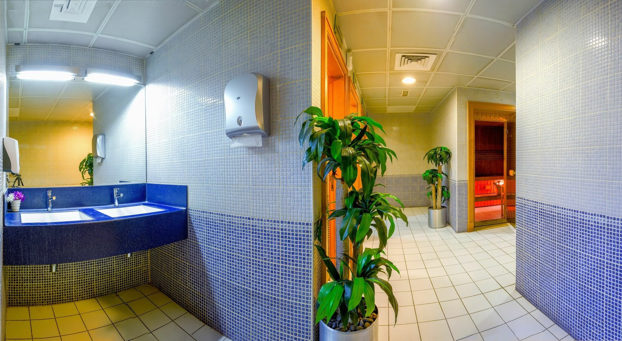 Lägenhetshotell Nojoum Llc 4*