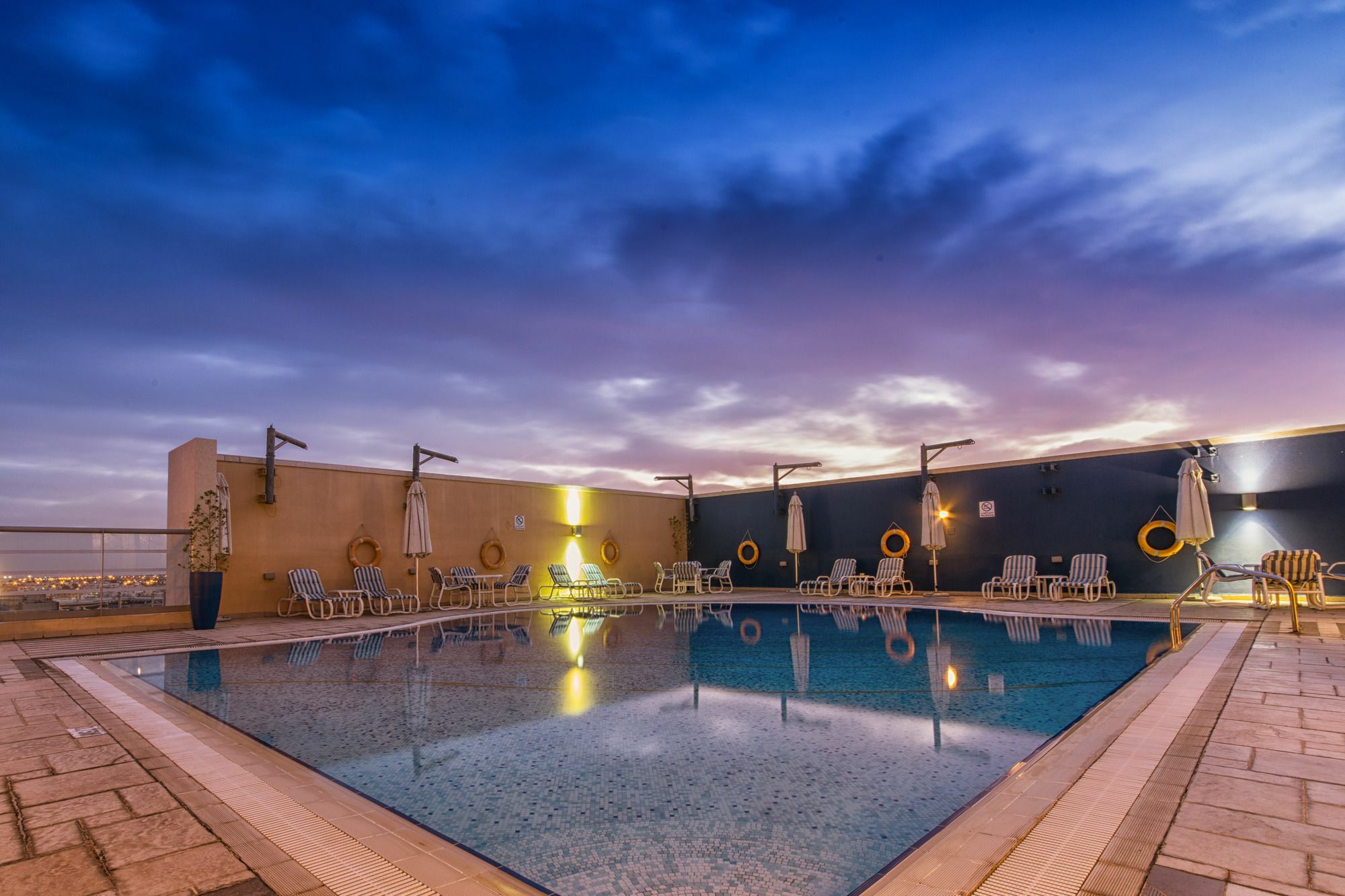 Apartahotel Nojoum Llc Dubái