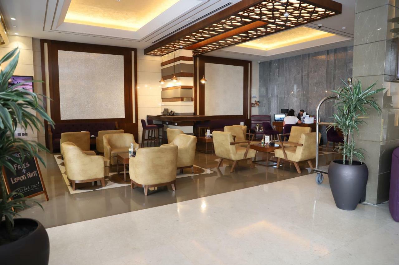 Golden Tulip Media Hotell 4*
