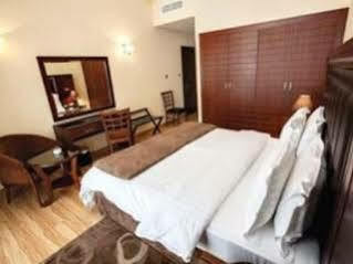 Xclusive Maples Aparthotel