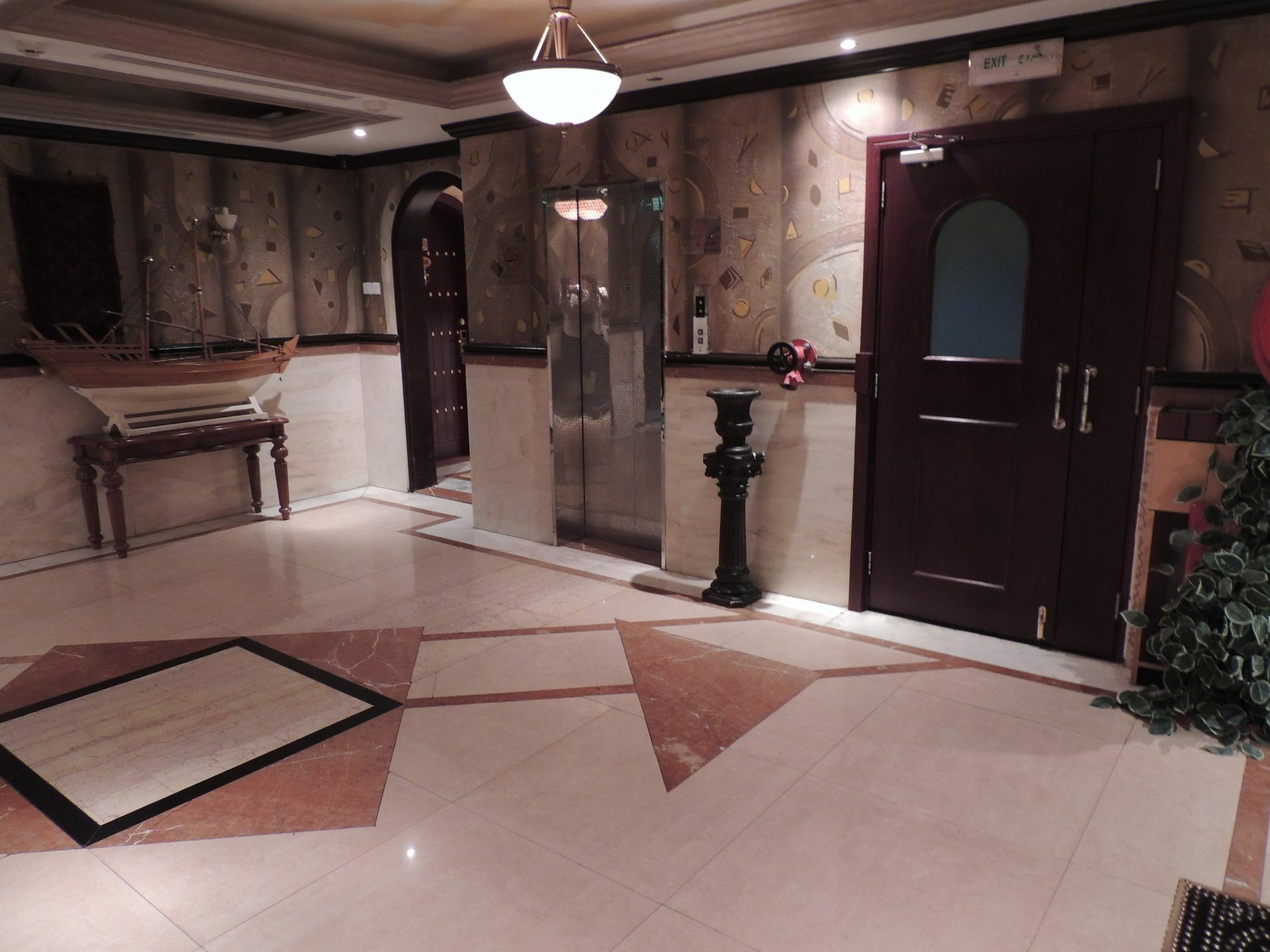 Aparthotel Oyo 124 Oriental Palace Apts 3*