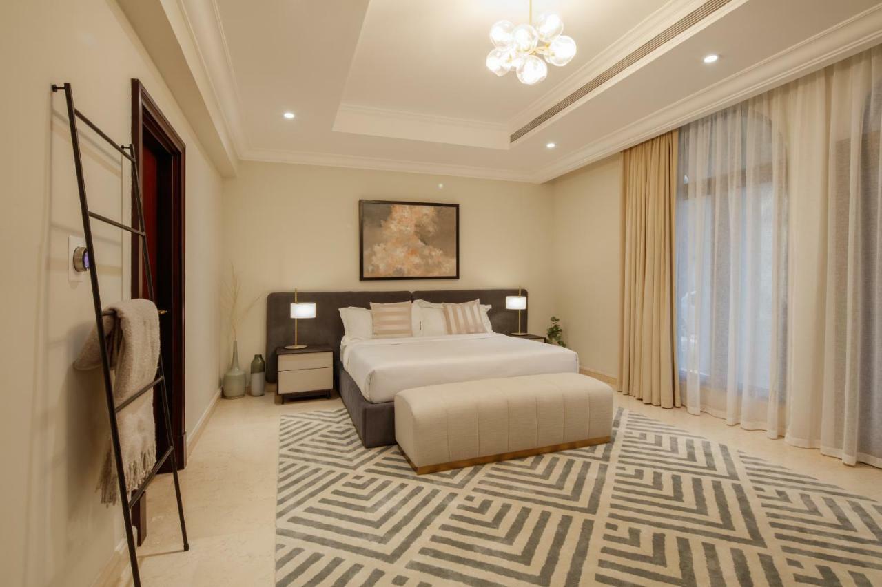 Fantastay With Private Beach - Palm Jumeirah Villa *