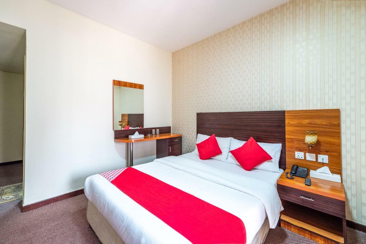 Central Paris Hotel, Baniyas Square