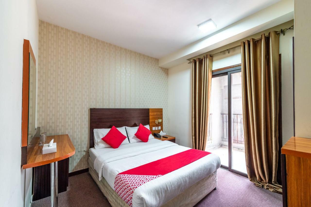 Central Paris Hotel, Baniyas Square