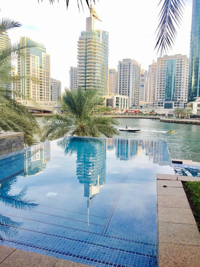 Park Island, Marina