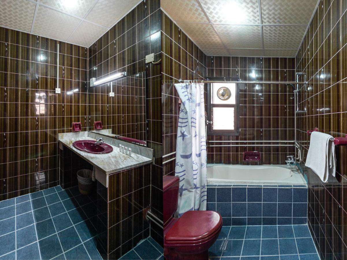 Central Paris Hotel, Baniyas Square *