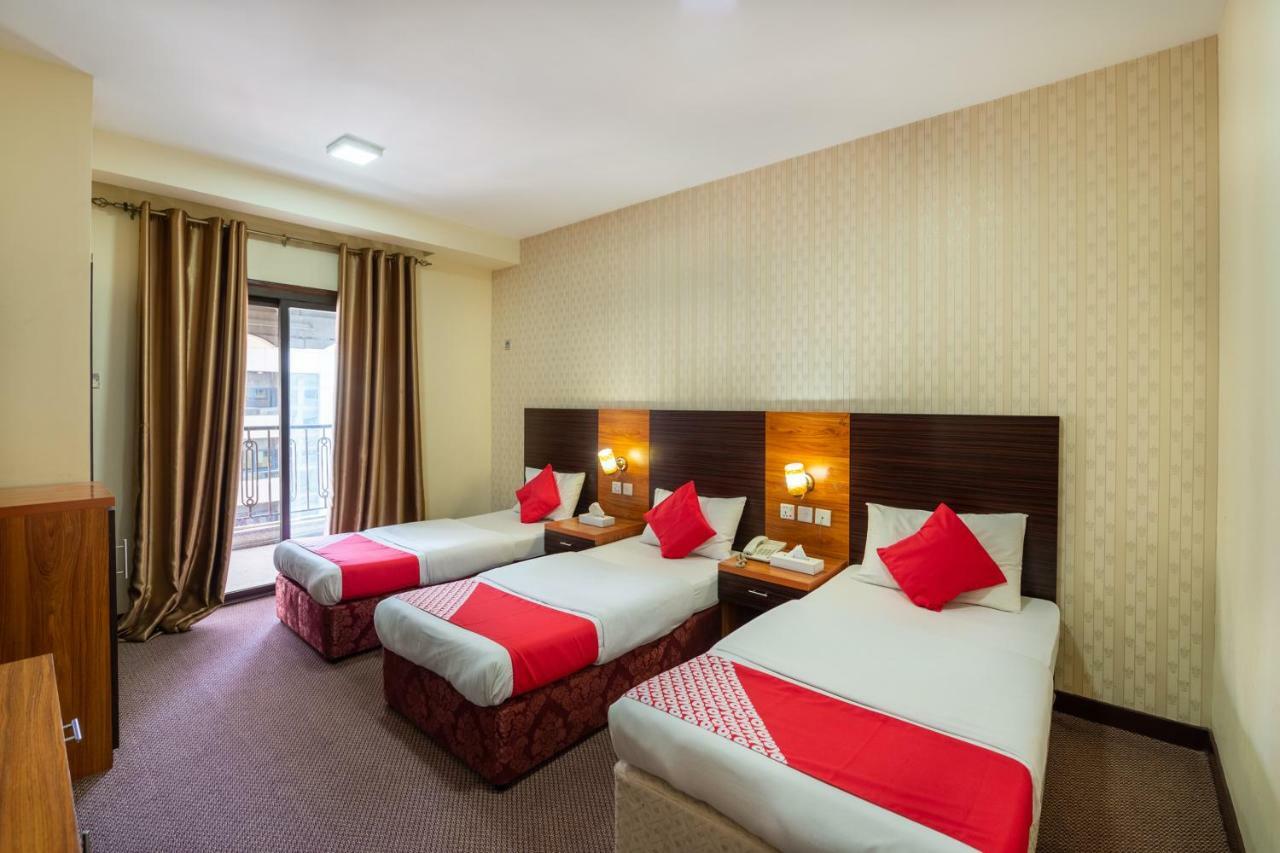 Central Paris Hotel, Baniyas Square