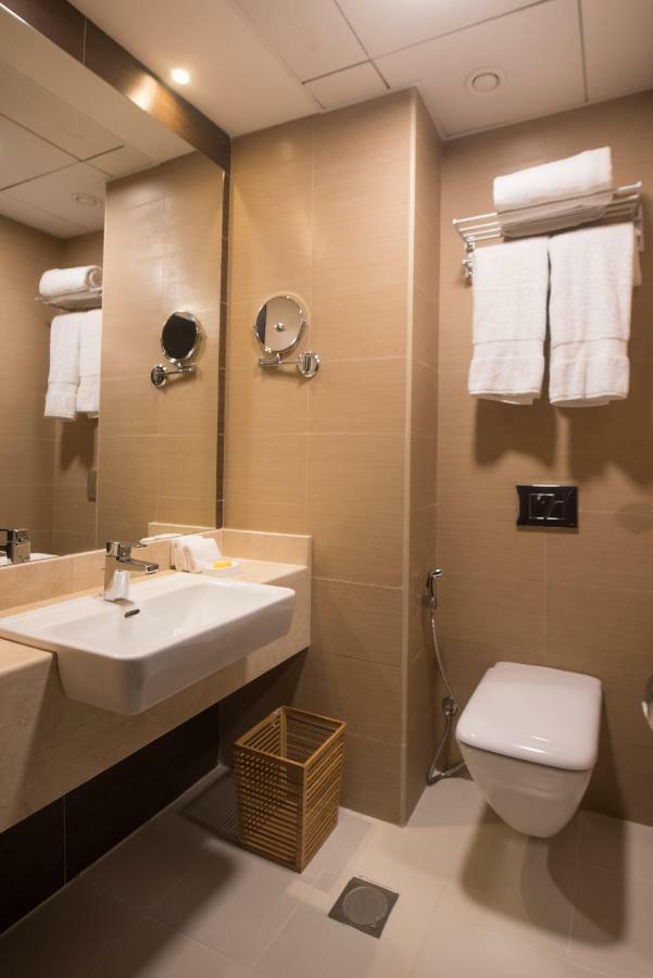 Fantastay Sparkle Tower Luxury Studio Apartamento Dubái