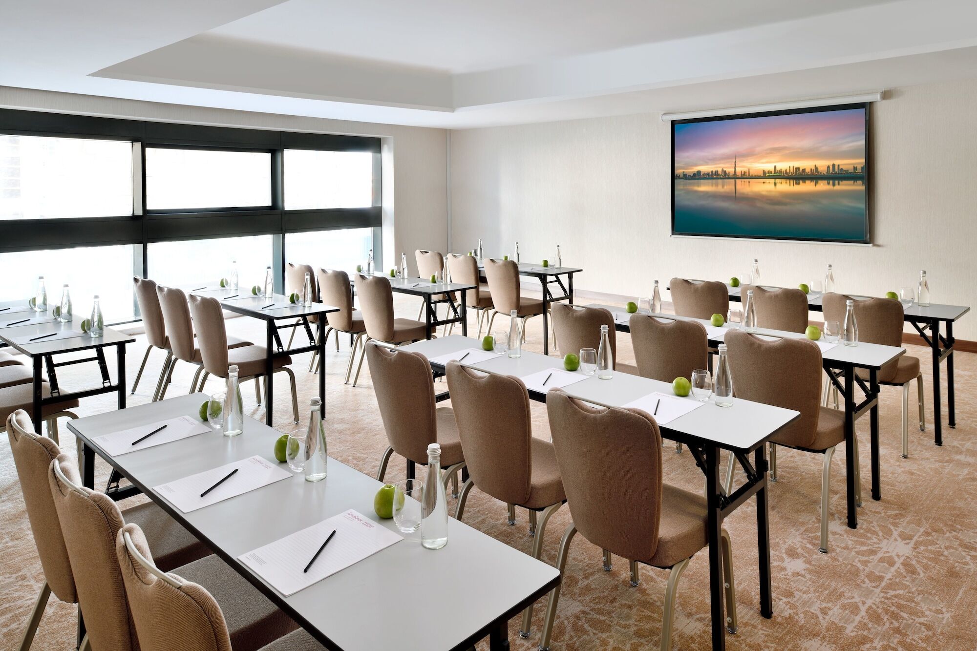 Apartahotel Moevenpick Downtown 5*