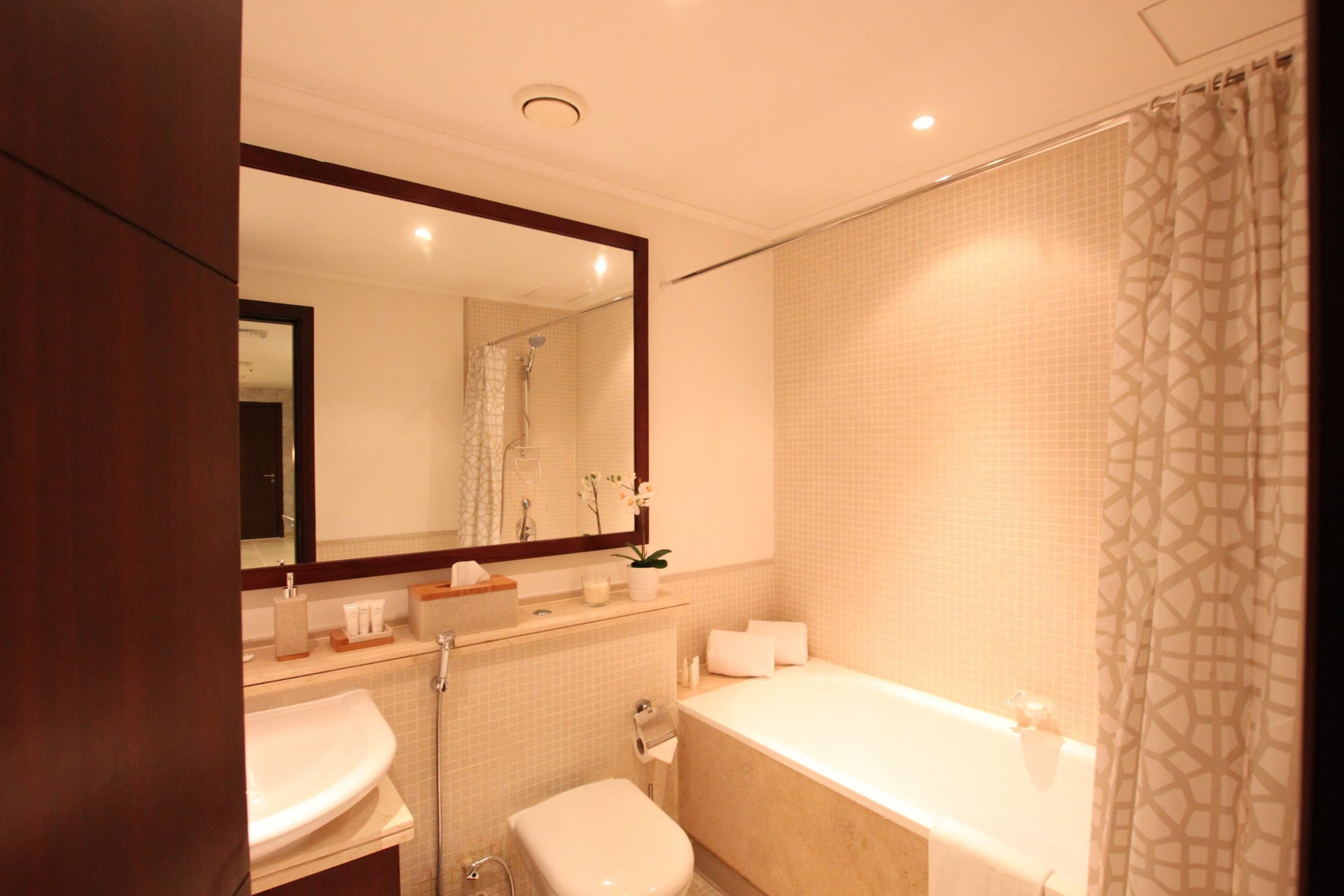 Faraway Homes - Marina Promenade
