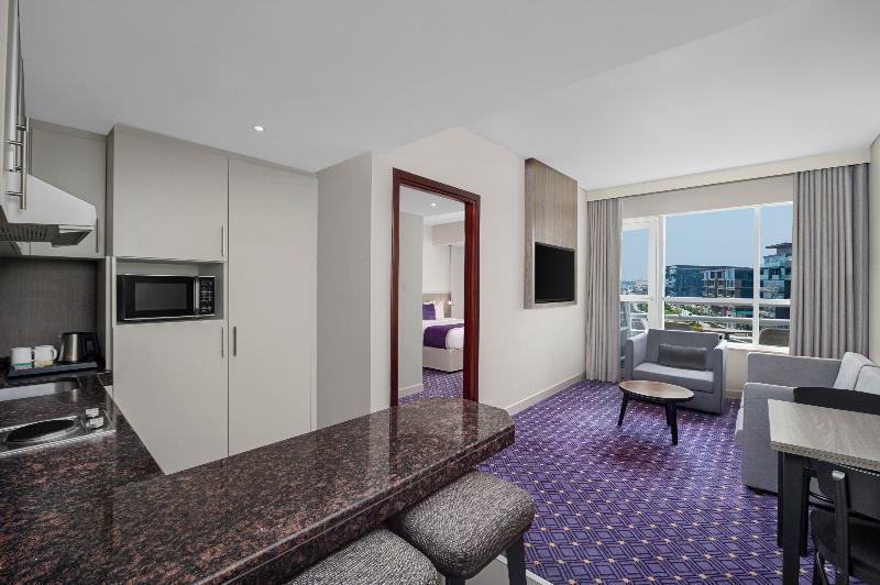Leva And Opposite Downtown Hotell 4*