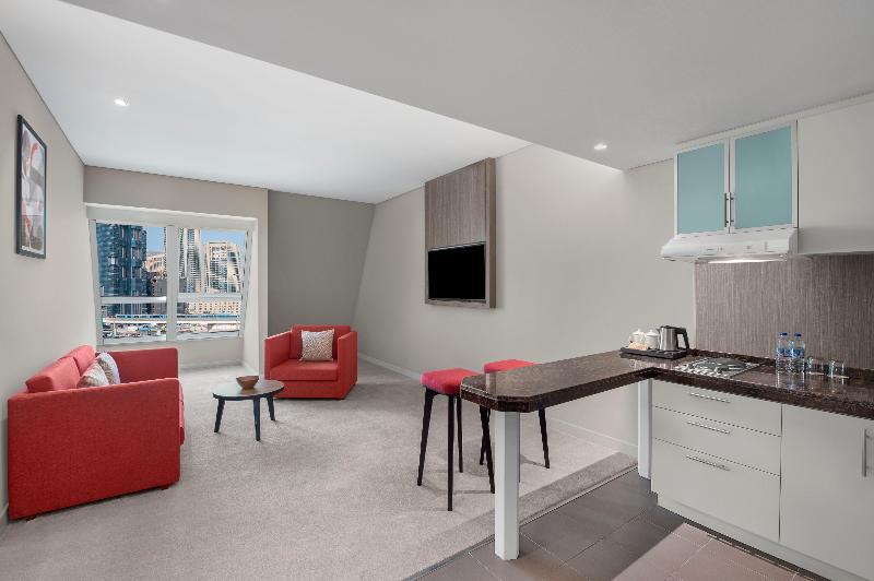 Leva And Opposite Downtown Hotell 4*