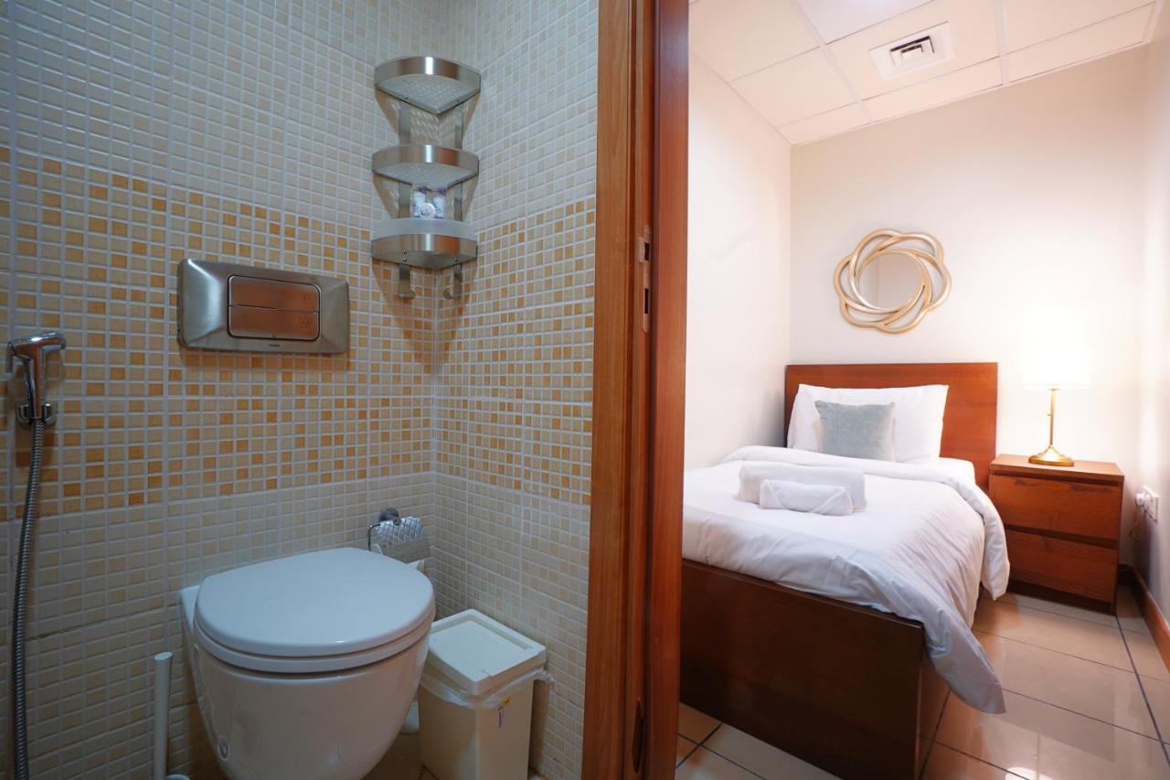 Two Continents Holiday Homes - Sea And Palm Jumeriah View Four Bedroom -free Airport Pick-up Apartamento *