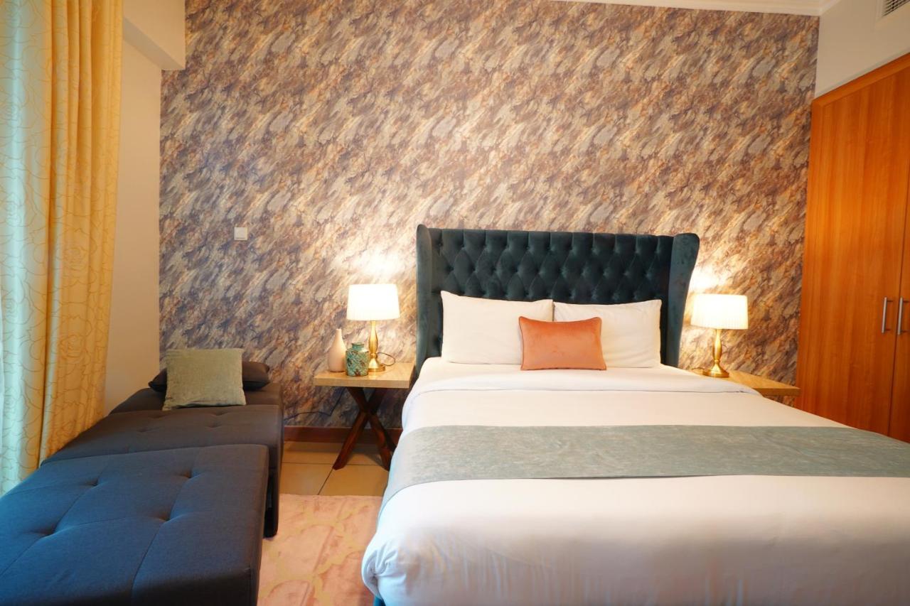 Two Continents Holiday Homes - Sea And Palm Jumeriah View Four Bedroom -free Airport Pick-up Apartamento *