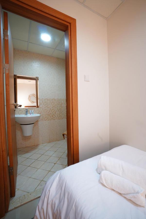 Apartamento Two Continents Holiday Homes - Sea And Palm Jumeriah View Four Bedroom -free Airport Pick-up Dubái