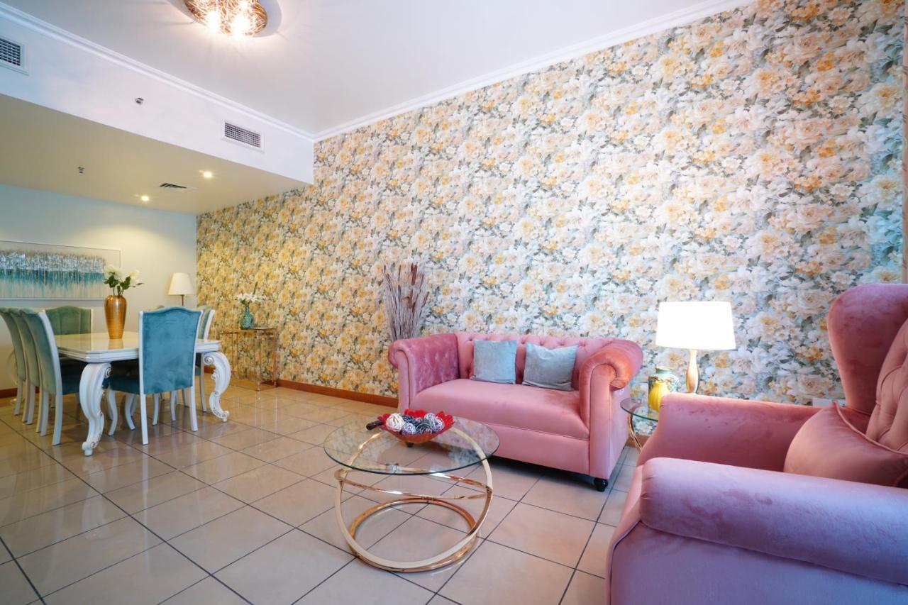 Two Continents Holiday Homes - Sea And Palm Jumeriah View Four Bedroom -free Airport Pick-up Apartamento *