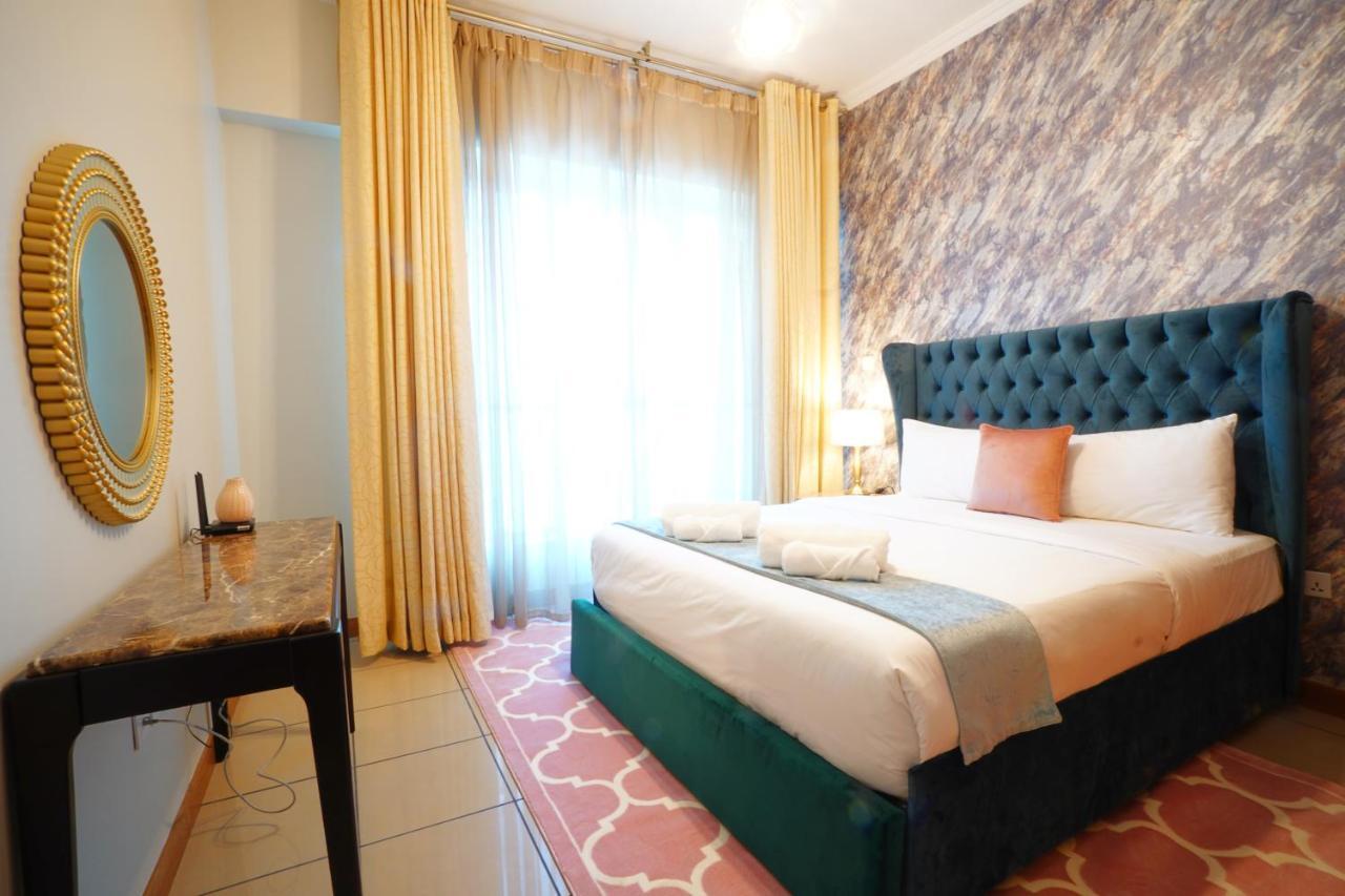 Apartamento Two Continents Holiday Homes - Sea And Palm Jumeriah View Four Bedroom -free Airport Pick-up Dubái