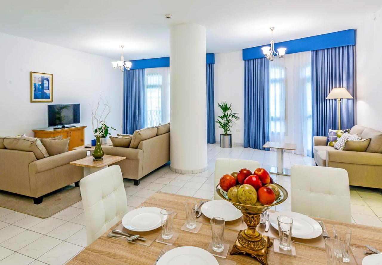 Roda Al Murooj Residences Apartamento