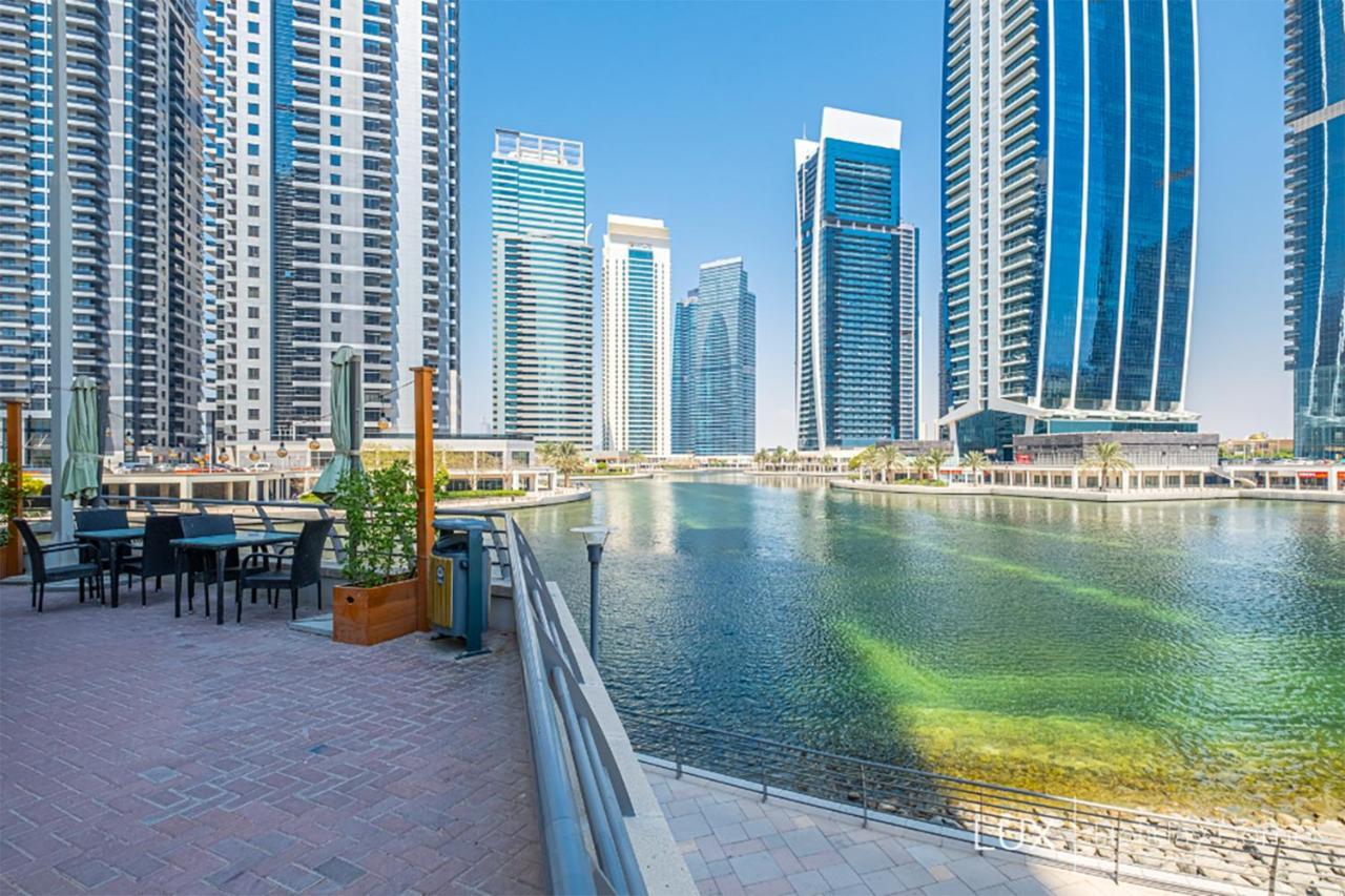 Lux - The Ultimate Lake View *