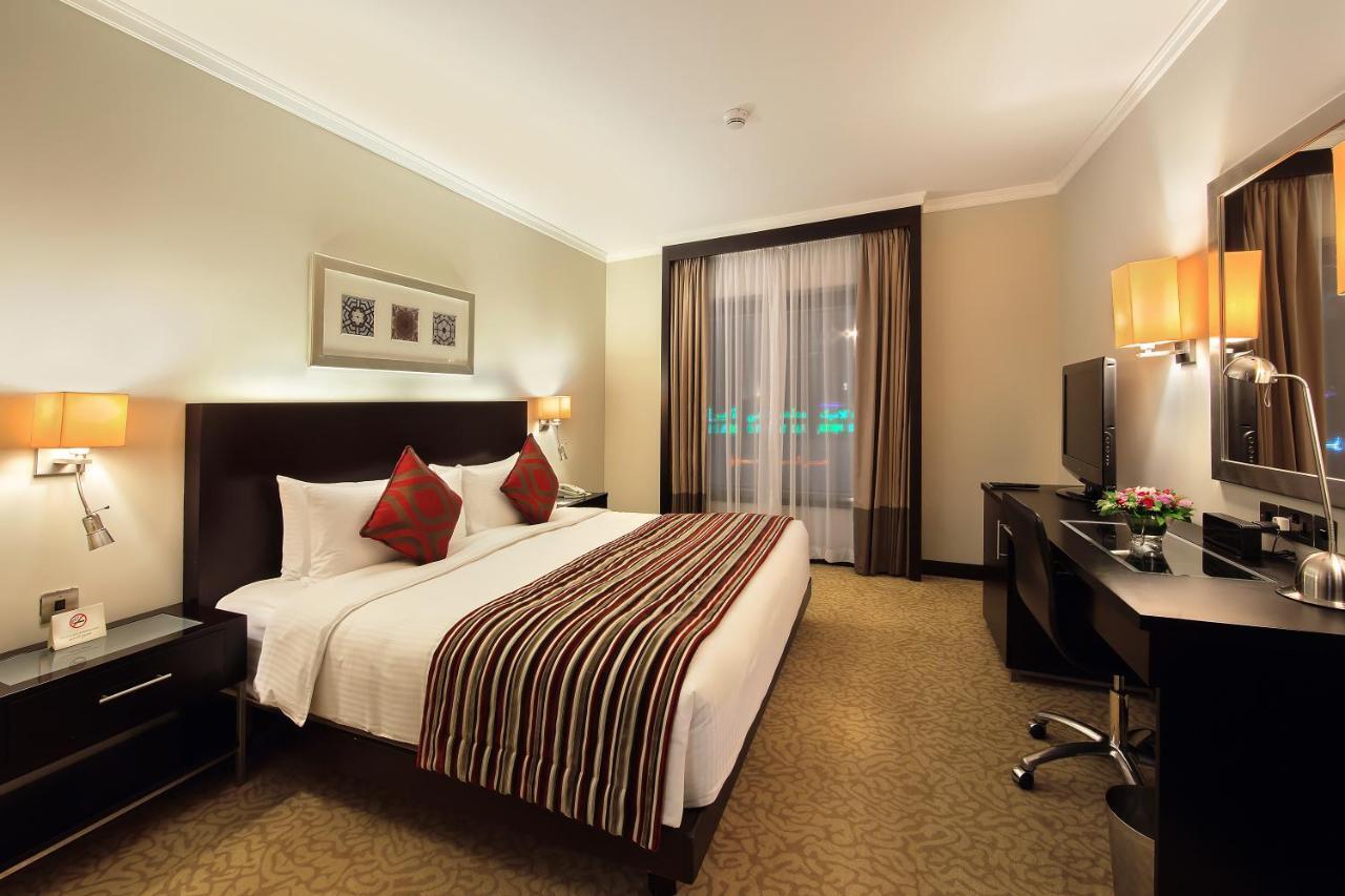 Ramada Plaza By Wyndham Deira Dubái