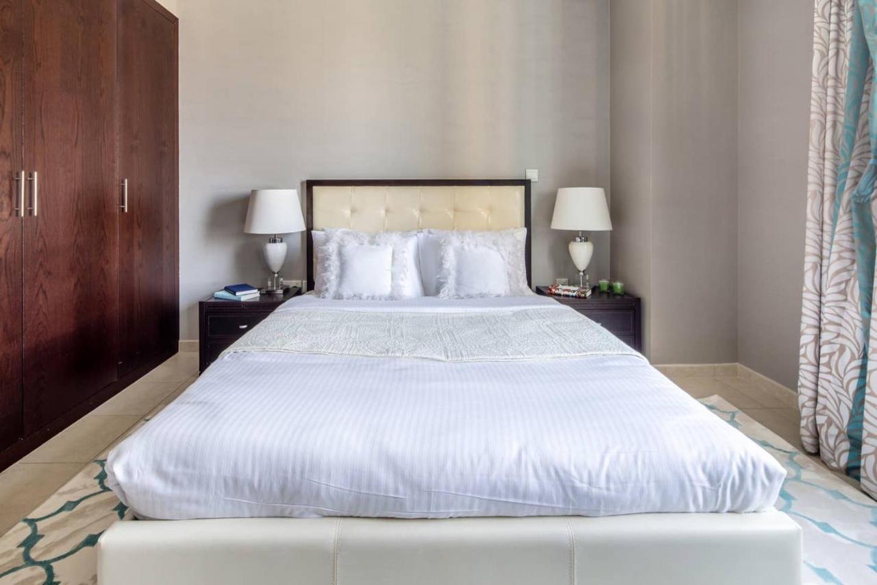 Frank Porter - The Residences Apartamento