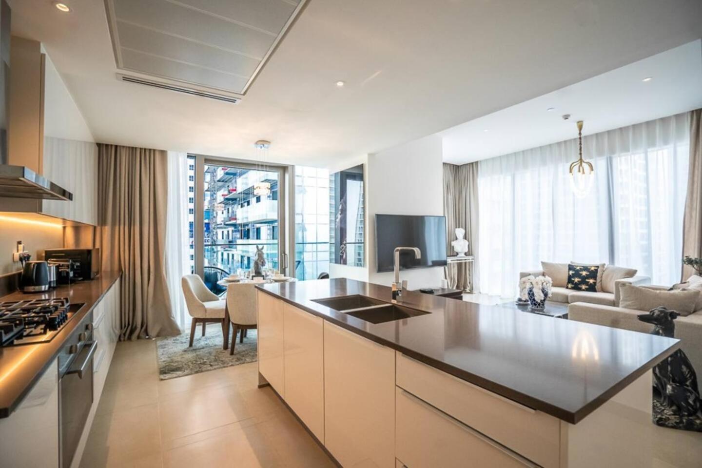 Luton Vacation Homes Marina Gate Tower 2 Apartamento