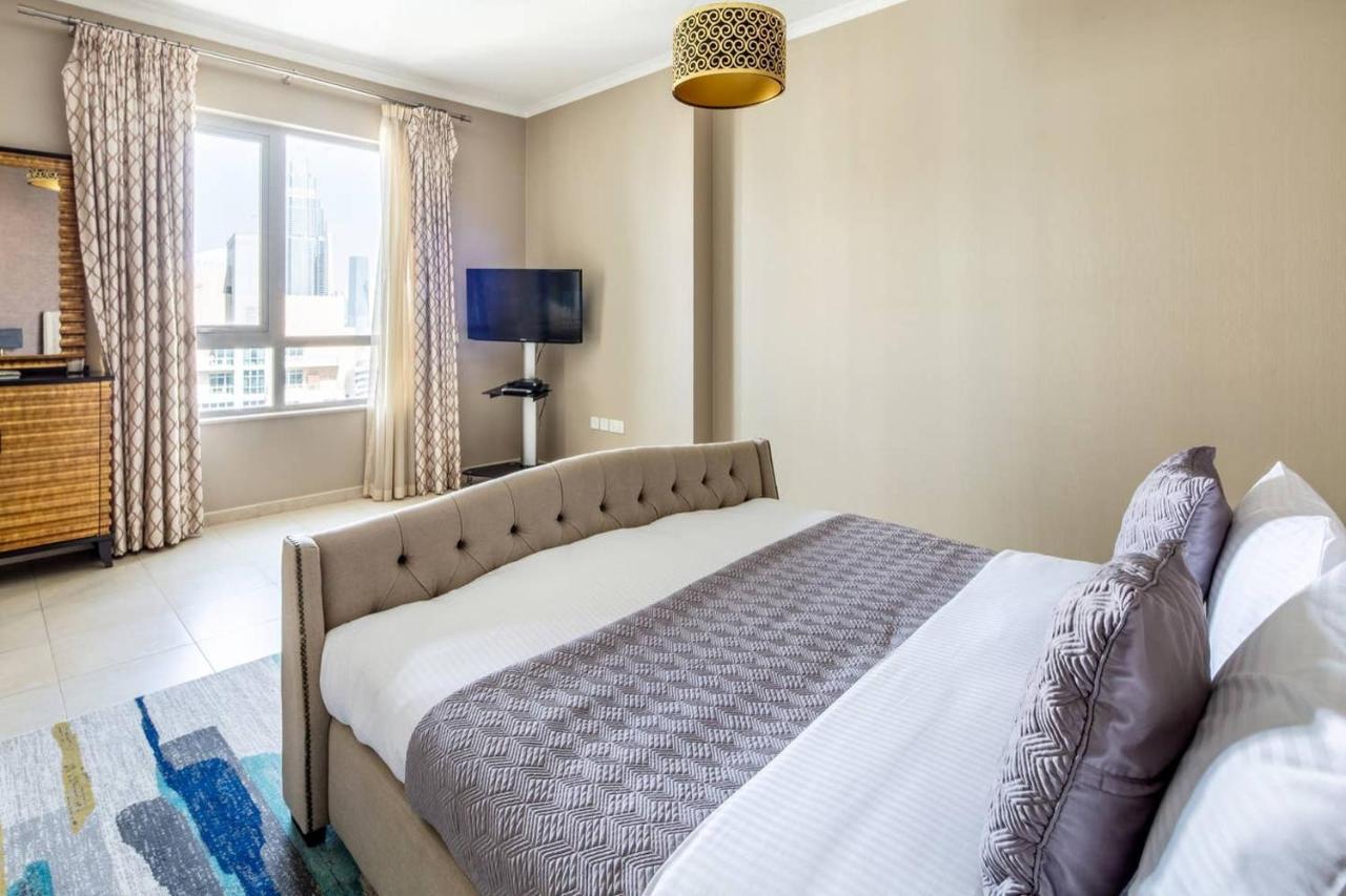 Frank Porter - The Residences Apartamento