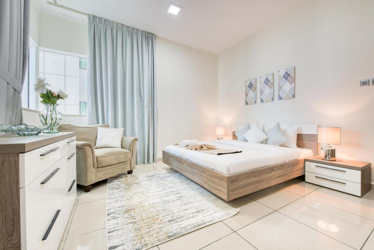 Lovely 2br At Marina Pinnacle Marina By Deluxe Homes