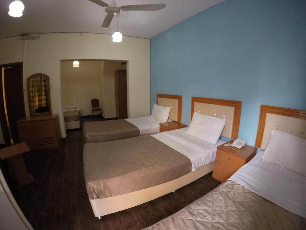 New Avon Hotel Dubái