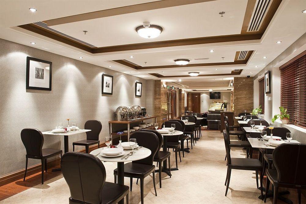 Auris Hotel
