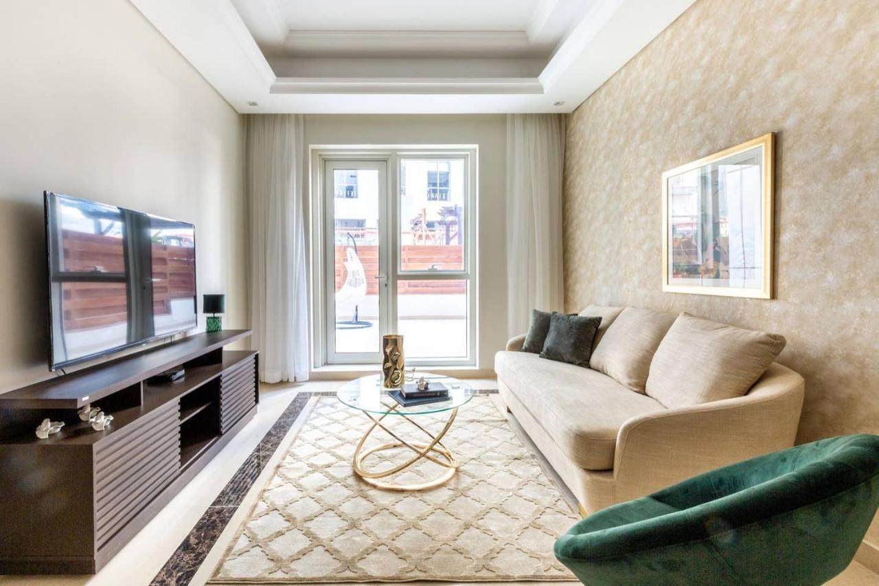 Frank Porter - Mon Reve Apartemen