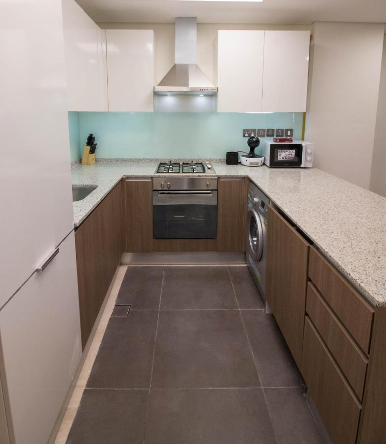 Cozy 1br With Pool And Gym 10mins Away By Drive To Dxb Airport Apartemen *