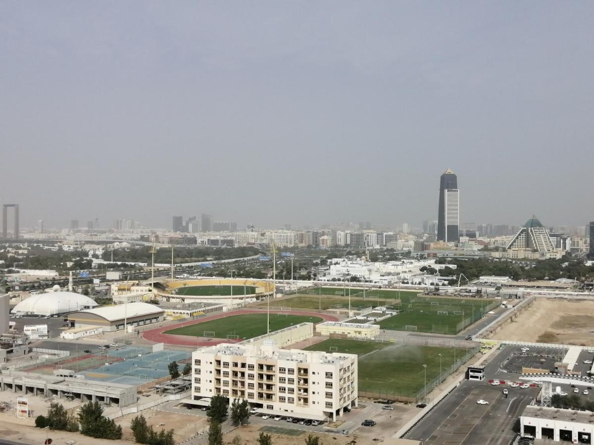 Cozy 1br With Pool And Gym 10mins Away By Drive To Dxb Airport Apartemen *