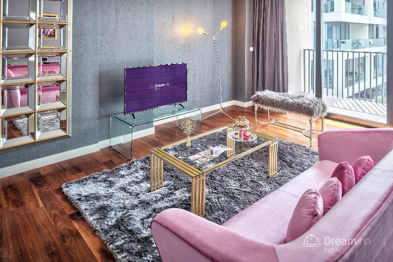 Dream - Walk Hotel