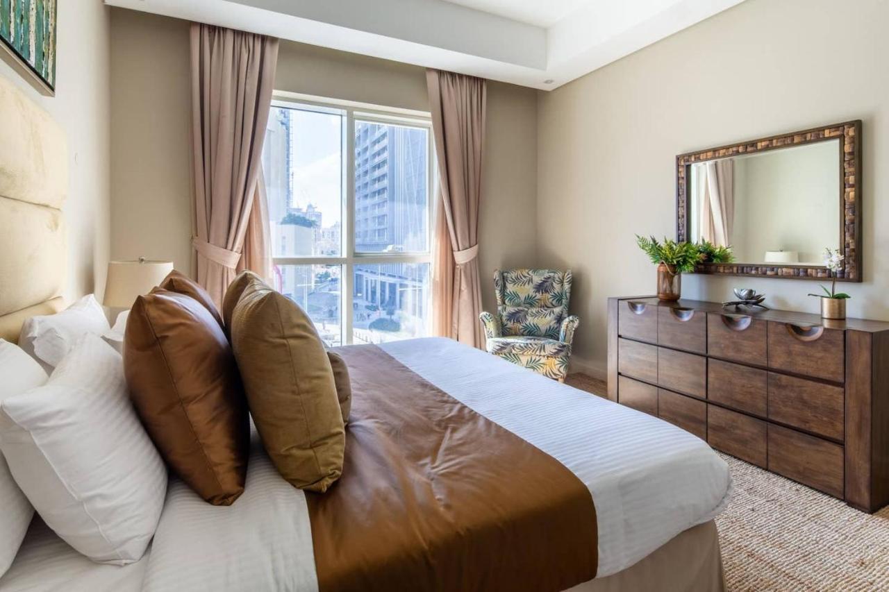 Frank Porter - Mon Reve Apartment Dubai
