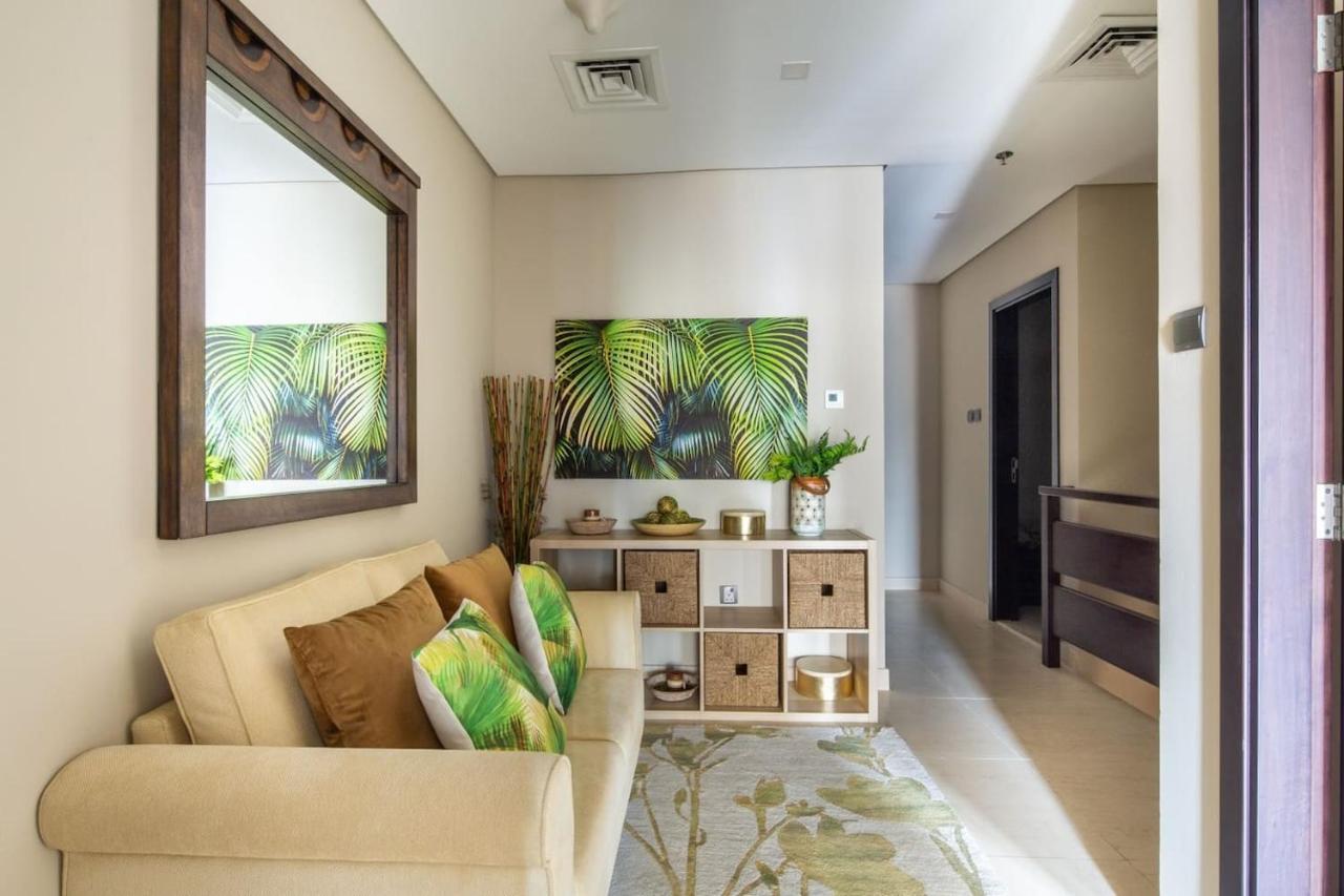Frank Porter - Mon Reve Apartment *