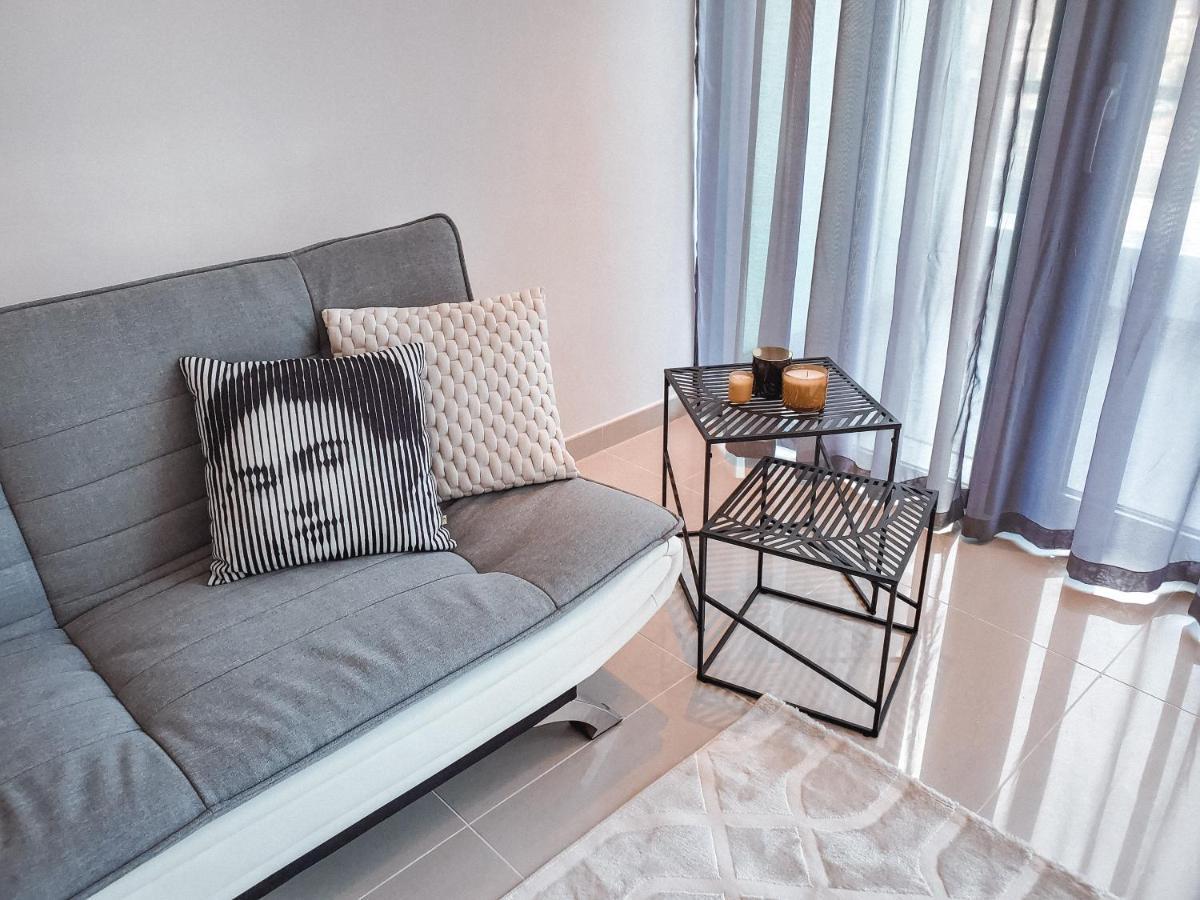 Here - Marina 2 Bedroom Silverene Tower Dubai