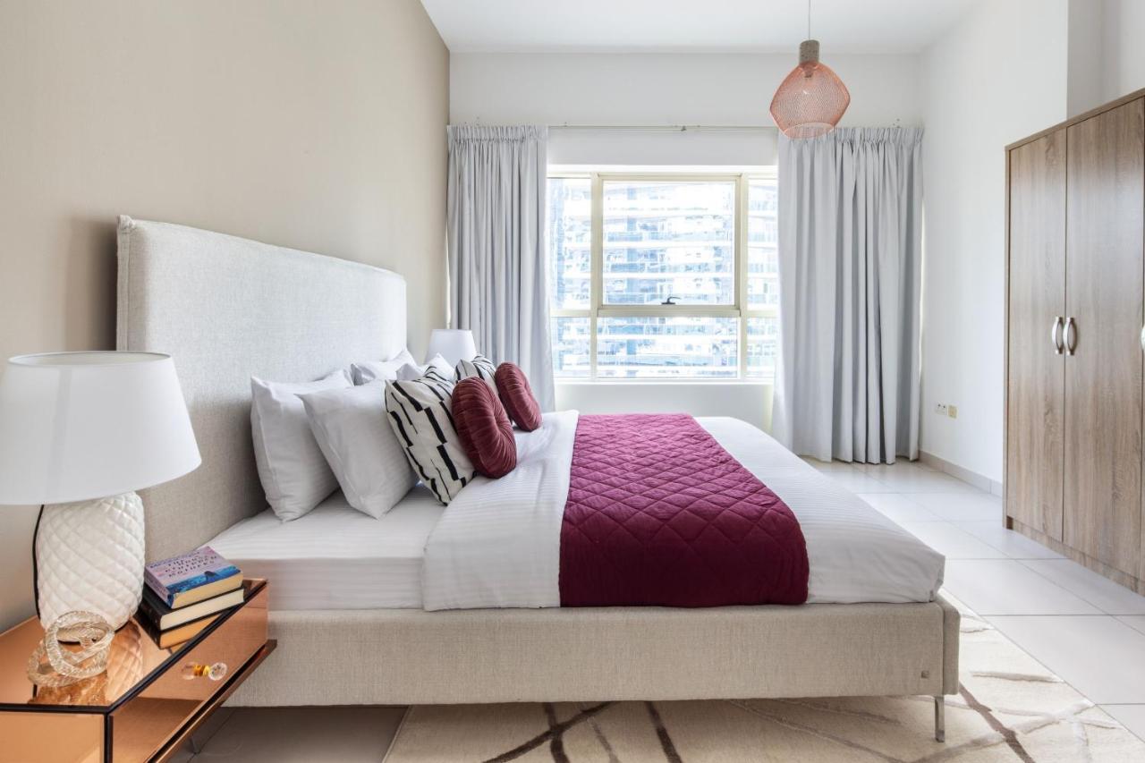 Frank Porter - Marina View Tower Apartamento Dubái