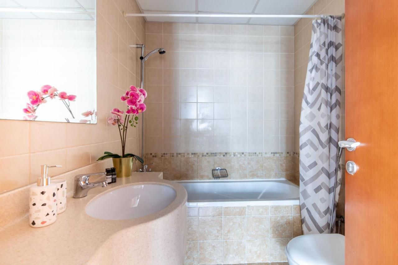 Frank Porter - Marina View Tower Apartamento Dubái
