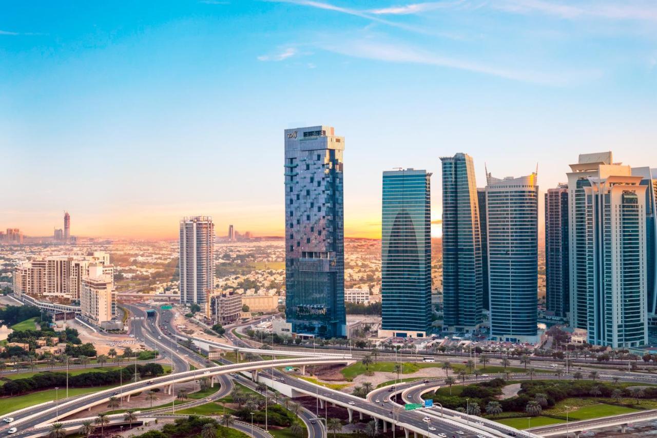 Taj Jumeirah Lakes Towers Hotel