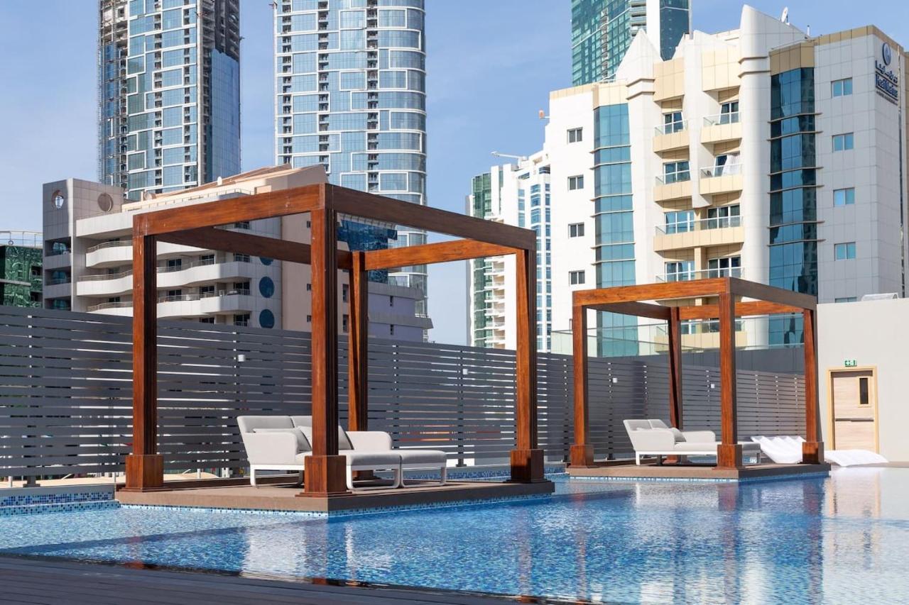 Frank Porter - Studio One Apartemen