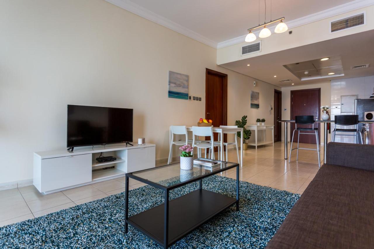 Higuests - Views From 2 Bedroom In Jlt Appartement