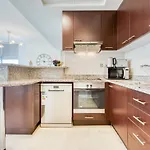Limited Offer Stylish 1Br With Balcony & Pool Access By Deluxe Holiday Homes